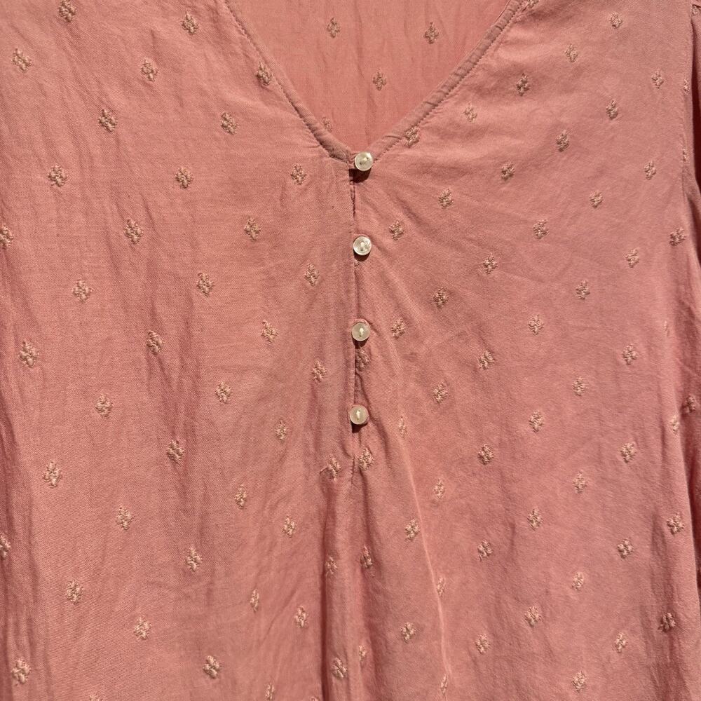 Old Navy Pink Cutwork Pink Blouse Size XXL - Picture 3 of 6